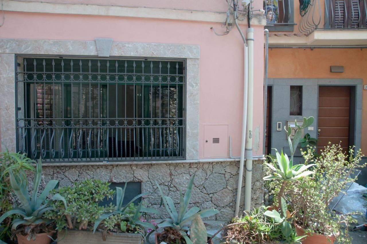 Casa Caterina Appartamento Al Centro Di Taormina Exterior foto